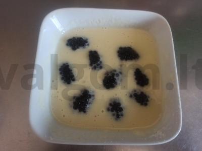 Švelni juodųjų serbentų apkepas be miltų Žingsnis 3