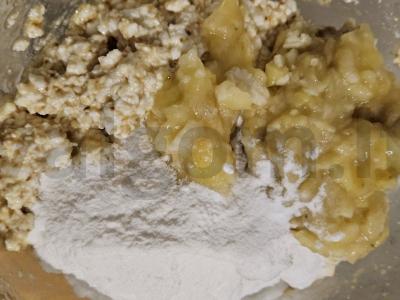 Varškės-bananų keksiukas arbatai Žingsnis 3