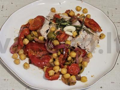 Šiltas pančanelos salotas su kalakutiena pagrindine nuotrauka