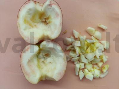 Kepti obuoliai su granola ir cinamonu Žingsnis 1