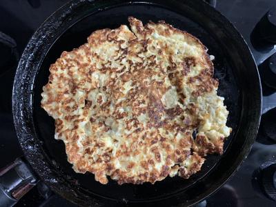 Varškės avižų blynas su grietine ir braškėmis Žingsnis 4