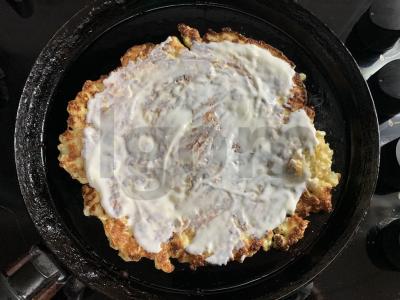 Varškės avižų blynas su grietine ir braškėmis Žingsnis 5