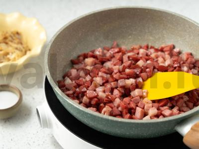 Rūgštūs šaltibarščiai su rūkyta mėsa Žingsnis 4