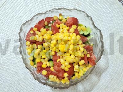 Ryškus salotas su vištiena, kukurūzais ir daržovėmis Žingsnis 6