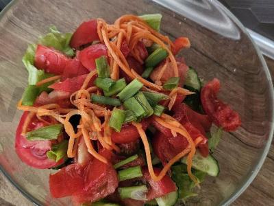 Daržovių salotas su korėjietiška morkų ir žolelėmis Žingsnis 6