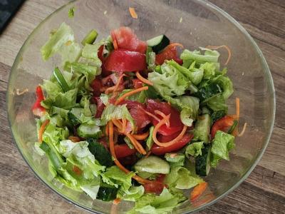 Daržovių salotas su korėjietiška morkų ir žolelėmis Žingsnis 7