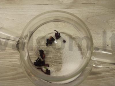 Raudonasis arbata su mėta ir čiobreliais Žingsnis 2