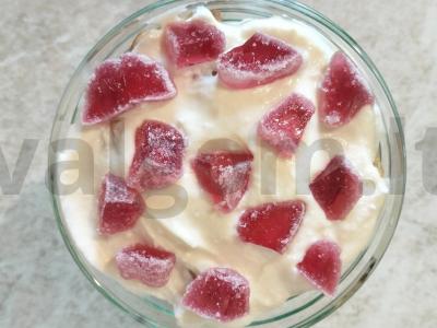 Varškės desertas su uogomis ir želė Žingsnis 10