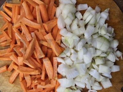 Kazaninis plovas ant atviros ugnies Žingsnis 2