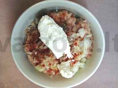 Vištienos kotletai su bekonu ir džiūvėsėliais Žingsnis 3