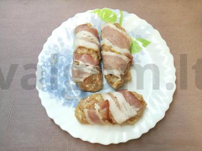 Vištienos kotletai su bekonu ir džiūvėsėliais Žingsnis 4