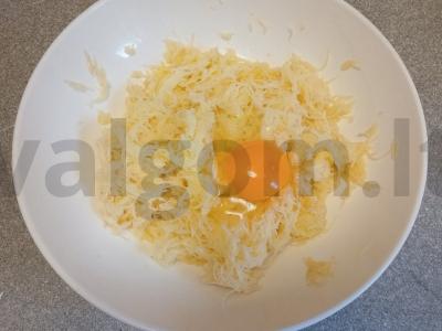 Bulvių vafliai su minkštu varškės sūriu ir rūkytu lašiša Žingsnis 2