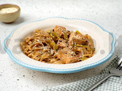 Soba su lašiša pagrindine nuotrauka