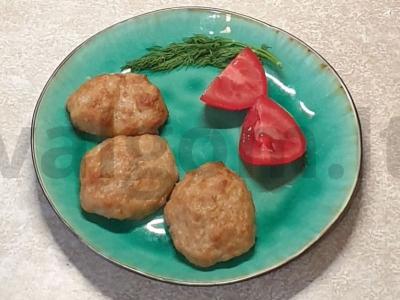 Kotletai su mocarelos įdaru pagrindine nuotrauka