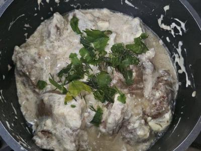 Indėnų kepenėlės grietinėlės padaže Žingsnis 7