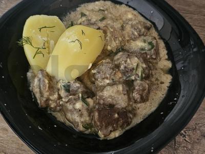 Indėnų kepenėlės grietinėlės padaže pagrindine nuotrauka