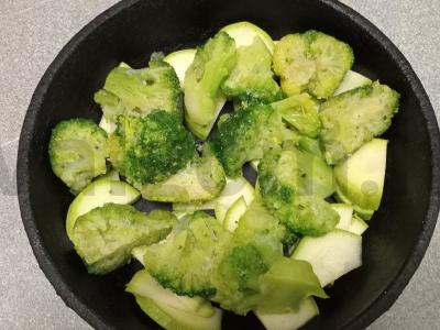 Virti kalmarai su brokolių ir cukinijų garnyru Žingsnis 2