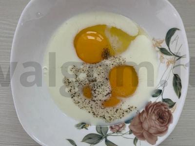 Omletas su raudonąja žuvimi Žingsnis 1