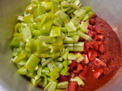 Daržovių lečo su prieskoniais Žingsnis 9