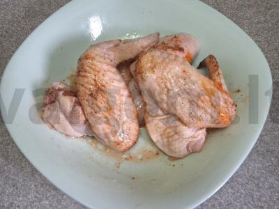 Aštrūs sparneliai su troškintų pupelių ir morkų garnyru Žingsnis 2