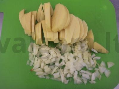 Sriuba su kviečių, bulvėmis ir vištiena Žingsnis 1