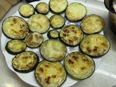 Užkandžiai iš cukinijų su lašiša Žingsnis 3