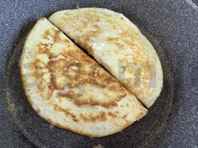 Tortilija su dešrelėmis ir pomidorais Žingsnis 4