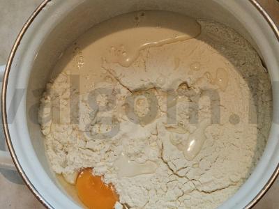 Švelnūs blynai su šokoladiniu kremu ir bananas Žingsnis 1