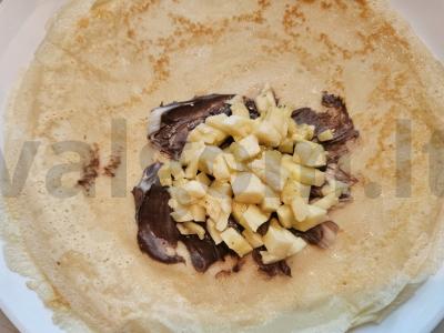 Švelnūs blynai su šokoladiniu kremu ir bananas Žingsnis 5