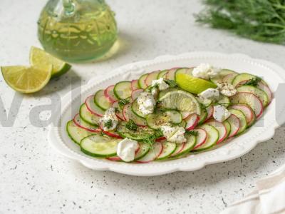 Agurkų karpačo pagrindine nuotrauka