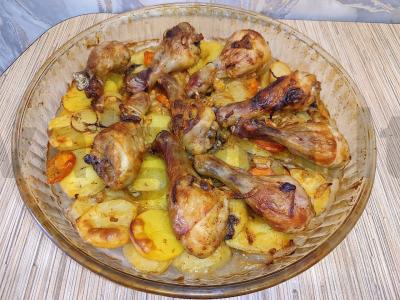 Vištienos blauzdelės su bulvėmis ir morkomis orkaitėje Žingsnis 8