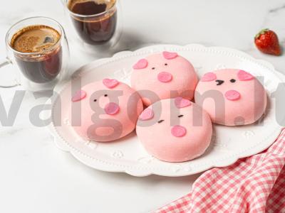 Moti-triušiai pagrindine nuotrauka