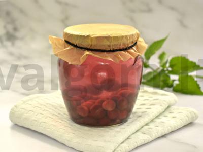 Vyšnių kompotas su cinamonu žiemai pagrindine nuotrauka