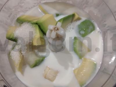 Avokadų ir bananų smoothie Žingsnis 2
