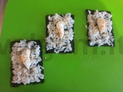 Onigiri su šviežiu agurku Žingsnis 3