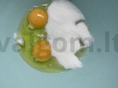 Želė pyragas su serbentais Žingsnis 1