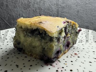 Želė pyragas su serbentais pagrindine nuotrauka