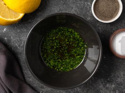 Salotos su salierais ir džiovintais vaisiais Žingsnis 1