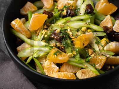 Salotos su salierais ir džiovintais vaisiais Žingsnis 5