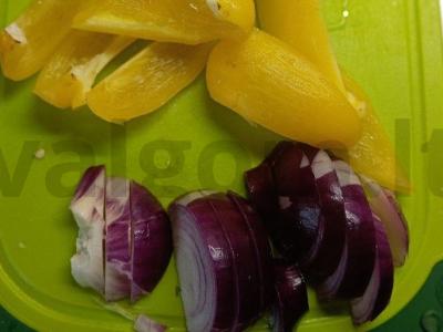 Vištienos kojos ant daržovių pagalvėlės po sūriu Žingsnis 5