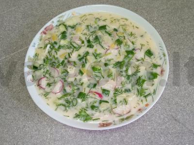 Okroška su virtomis vištienos šlaunelėmis pieno išrūgose pagrindine nuotrauka