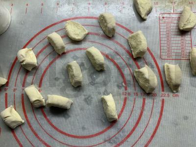 Koldūnai su varške ir Adygei sūriu Žingsnis 3