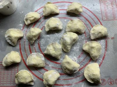 Koldūnai su varške ir Adygei sūriu Žingsnis 6