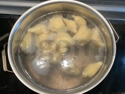 Koldūnai su varške ir Adygei sūriu Žingsnis 7