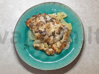 Kalakutienos kepsniai su grybų kepure pagrindine nuotrauka