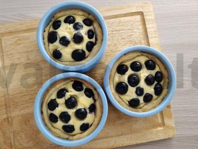 Krepšeliai iš tešlos su varške ir mėlynėmis Žingsnis 6