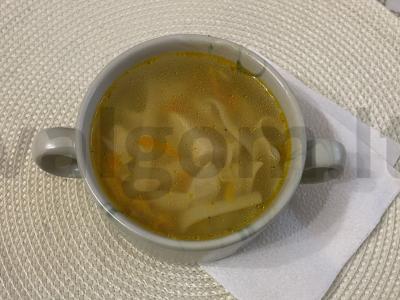 Vištienos krūtinėlės sriuba su makaronais pagrindine nuotrauka