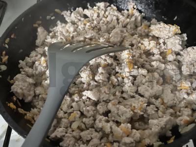 Kiaulienos faršo padažas su pomidorų padažu Žingsnis 3