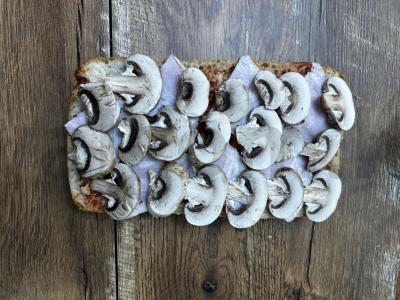 Pica su karbonaidu ir grybais ant čiabatos Žingsnis 4