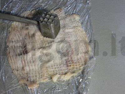 Silkės ritinėliai su varškės sūriu ir šviežiu agurku Žingsnis 2